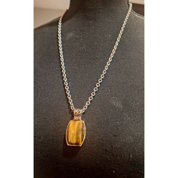 Tigers Eye Pendant Necklace - Picture 3 of 5